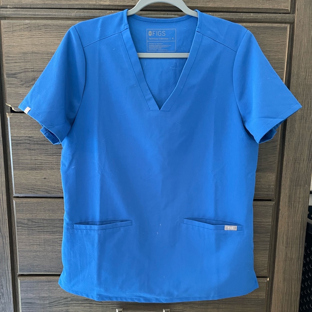 Figs scrub top